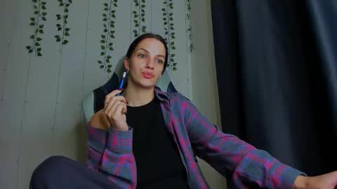 Snapshot of karla_lim chatting on 11.11.25 karla_lim online show from 11.11.25