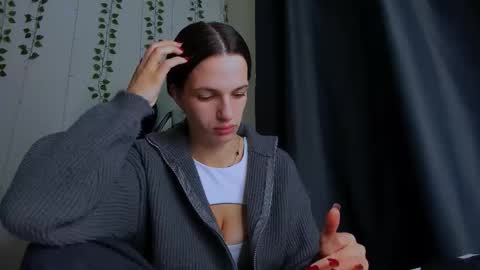 Snapshot of karla_lim chatting on 11.21.25 karla_lim online show from 11.21.25