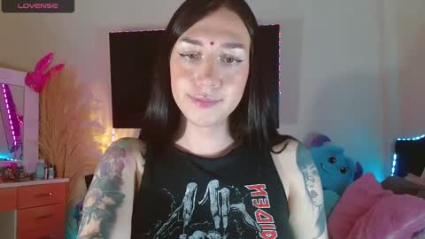 Snapshot of karla_zambrano chatting on 12.05.24 karla online show from 12.05.24