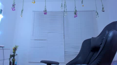 Snapshot of karodu chatting on 02.16.25 Karo online show from 02.16.25