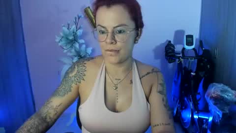 Snapshot of karol_milf__ chatting on 12.01.24 kAROL MILF   online show from 12.01.24