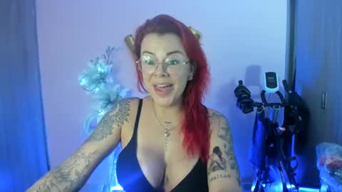 Snapshot of karol_milf__ chatting on 12.06.24 kAROL MILF   online show from 12.06.24