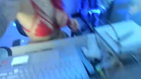 Snapshot of karol_milf__ chatting on 12.22.24 kAROL MILF   online show from 12.22.24