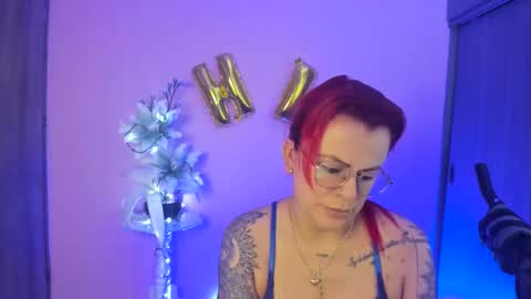 Snapshot of karol_milf__ chatting on 12.25.24 kAROL MILF   online show from 12.25.24