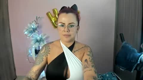 Snapshot of karol_milf__ chatting on 01.11.25 kAROL MILF   online show from 01.11.25