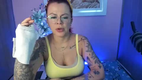 Snapshot of karol_milf__ chatting on 01.26.25 kAROL MILF   online show from 01.26.25