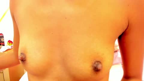 Snapshot of karolina_everton chatting on 03.08.25 Karolina online show from 03.08.25