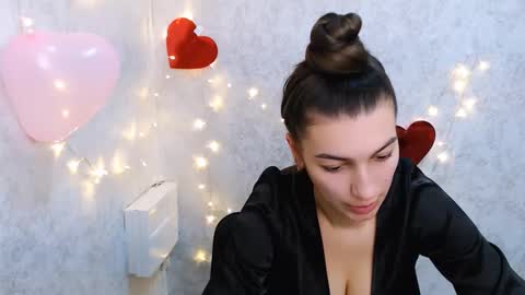 Karolina online show from 02.14.25