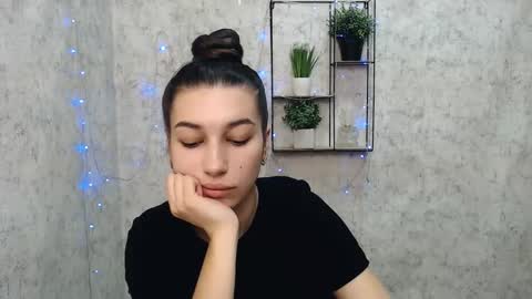 Karolina online show from 02.15.25