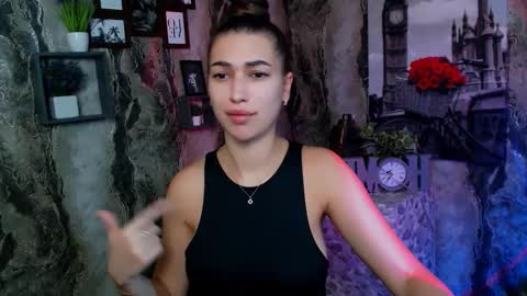 Karolina online show from 10.28.25