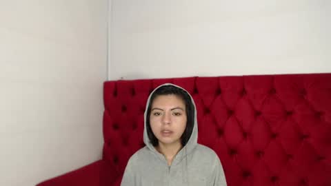 Snapshot of karolineburnx chatting on 01.07.25 Isa online show from 01.07.25