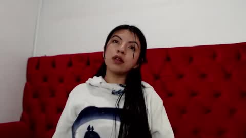 Snapshot of karolineburnx chatting on 01.13.25 Isa online show from 01.13.25