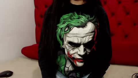 Snapshot of karolineburnx chatting on 02.12.25 Isa online show from 02.12.25