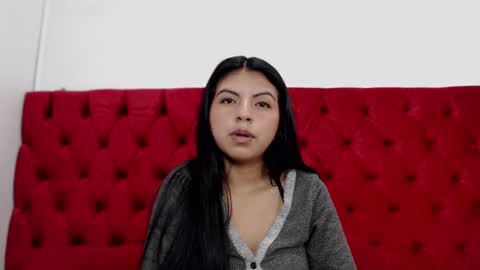 Snapshot of karolineburnx chatting on 02.14.25 Isa online show from 02.14.25