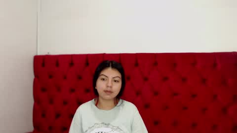 Snapshot of karolineburnx chatting on 02.15.25 Isa online show from 02.15.25