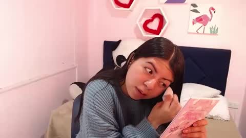 Snapshot of karolineburnx chatting on 02.26.25 Isa online show from 02.26.25