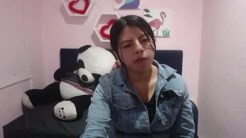 Snapshot of karolineburnx chatting on 02.28.25 Isa online show from 02.28.25