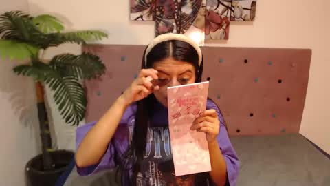 Snapshot of karolineburnx chatting on 03.04.25 Isa online show from 03.04.25