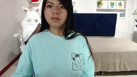Snapshot of karolineburnx chatting on 09.18.25 Isa online show from 09.18.25