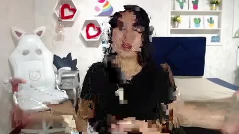 Snapshot of karolineburnx chatting on 09.19.25 Isa online show from 09.19.25