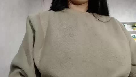 Snapshot of karolineburnx chatting on 09.27.25 Isa online show from 09.27.25