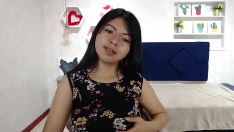 Snapshot of karolineburnx chatting on 09.29.25 Isa online show from 09.29.25