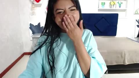 Snapshot of karolineburnx chatting on 10.04.25 Isa online show from 10.04.25