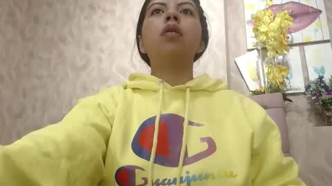 Snapshot of karolineburnx chatting on 10.20.25 Isa online show from 10.20.25