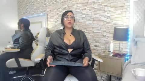 karolwestt online show from 09.26.25