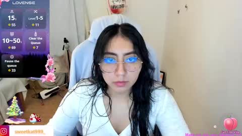 Snapshot of kat_ly_chan chatting on 12.17.24 Kat online show from 12.17.24