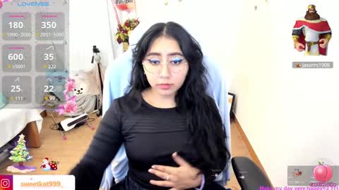 Snapshot of kat_ly_chan chatting on 12.19.24 Kat online show from 12.19.24