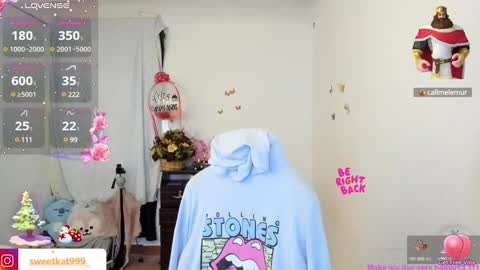 Snapshot of kat_ly_chan chatting on 12.20.24 Kat online show from 12.20.24