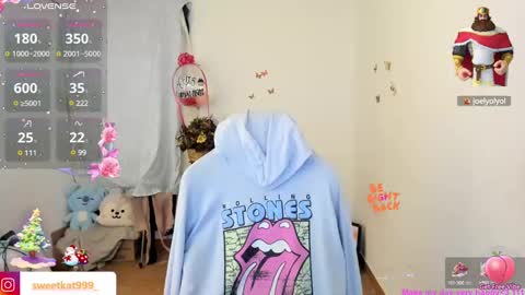 Snapshot of kat_ly_chan chatting on 12.22.24 Kat online show from 12.22.24