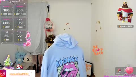 Snapshot of kat_ly_chan chatting on 12.24.24 Kat online show from 12.24.24