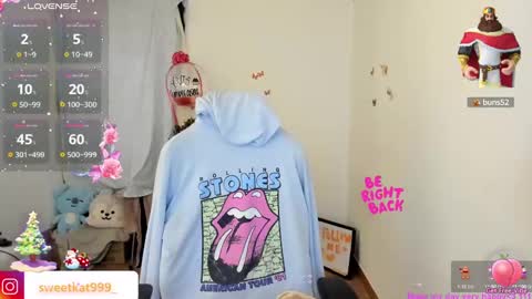 Snapshot of kat_ly_chan chatting on 12.25.24 Kat online show from 12.25.24