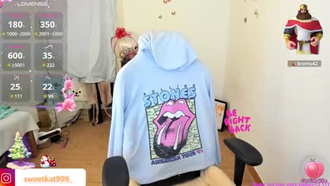 Snapshot of kat_ly_chan chatting on 12.28.24 Kat online show from 12.28.24