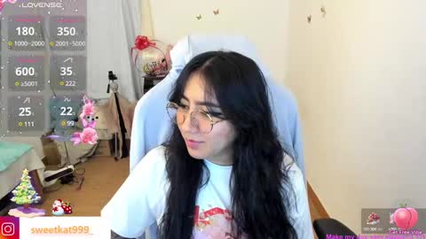 Snapshot of kat_ly_chan chatting on 12.31.24 Kat online show from 12.31.24