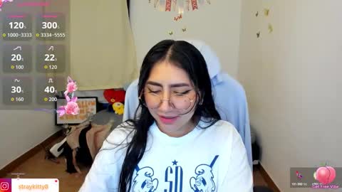 Snapshot of kat_ly_chan chatting on 10.16.25 Kat online show from 10.16.25