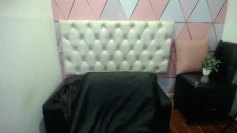 Snapshot of katalina_santana25 chatting on 09.16.25 katalina santana25 online show from 09.16.25