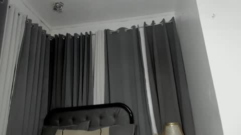 Snapshot of katalinahugecumxx chatting on 09.16.25 katalinahugecumxx online show from 09.16.25
