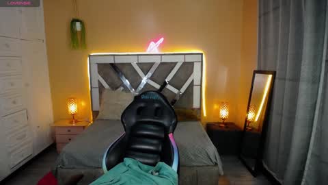 kate_lawrence_ online show from 01.03.25