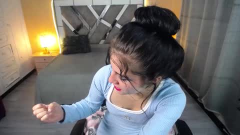 Snapshot of kate_lawrence_ chatting on 02.14.25 kate_lawrence_ online show from 02.14.25