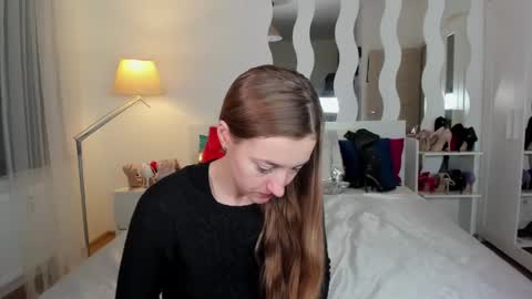 Snapshot of kate_redgar chatting on 02.17.25 kate_redgar online show from 02.17.25