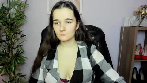 Snapshot of katedesire chatting on 12.22.24 Kate  online show from 12.22.24