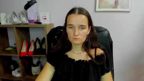 Snapshot of katedesire chatting on 09.21.25 Kate  online show from 09.21.25
