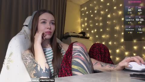 Snapshot of kateleoo chatting on 01.21.25 Im Kate online show from 01.21.25
