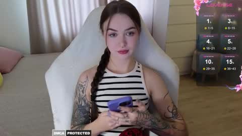 Snapshot of kateleoo chatting on 09.22.25 Im Kate online show from 09.22.25