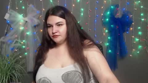 Snapshot of katenils chatting on 11.17.25 Kate Nils online show from 11.17.25