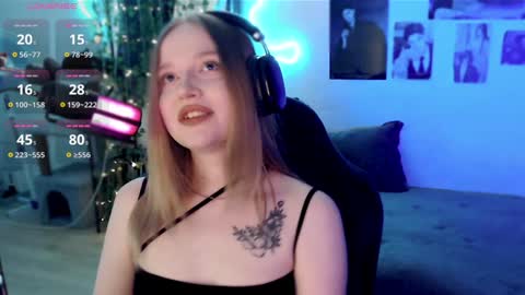 Snapshot of katerinaxvold chatting on 02.05.25 Lisa online show from 02.05.25