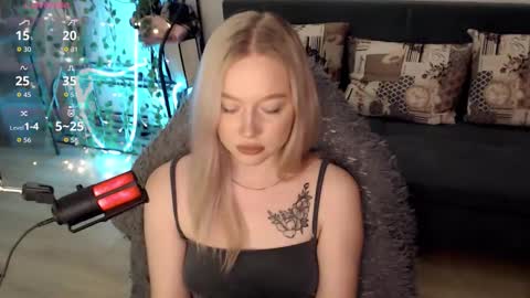 Snapshot of katerinaxvold chatting on 09.15.25 Lisa online show from 09.15.25